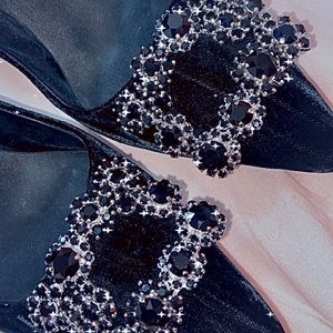 Roger Vivier Flower Strass Buckle Pumps